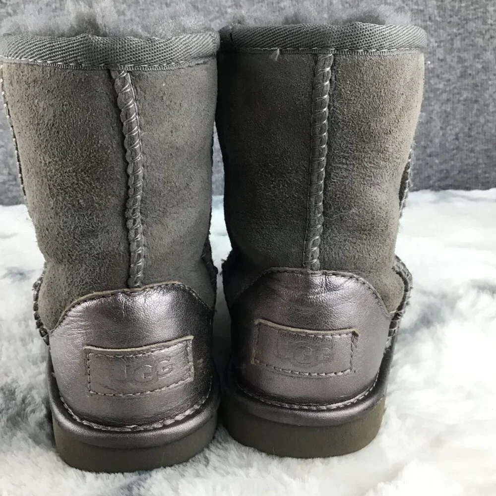 UGG Boots‎ Kids Size 10 Gray and Metallic